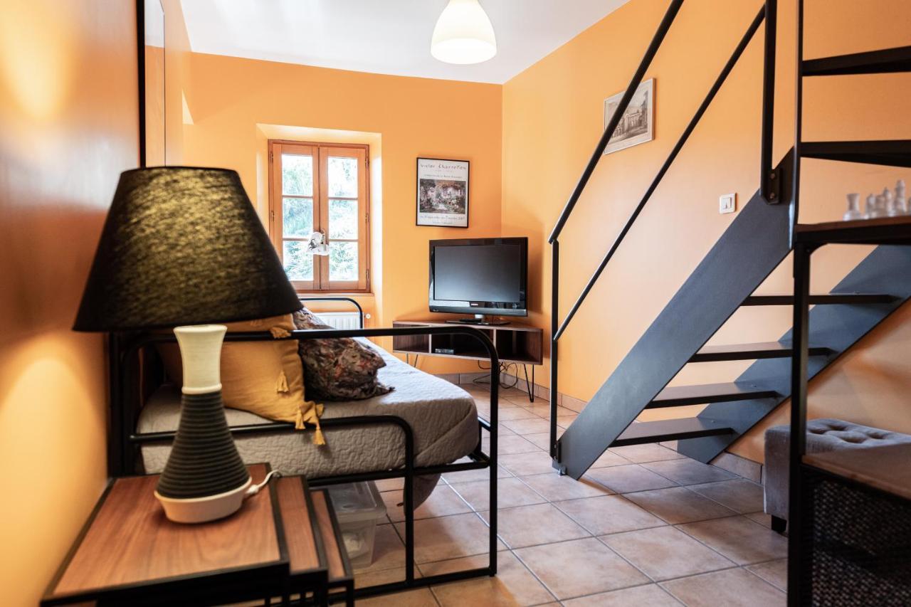 Grand Gite Du Bistrot D'Ici Saint-Saturnin  외부 사진